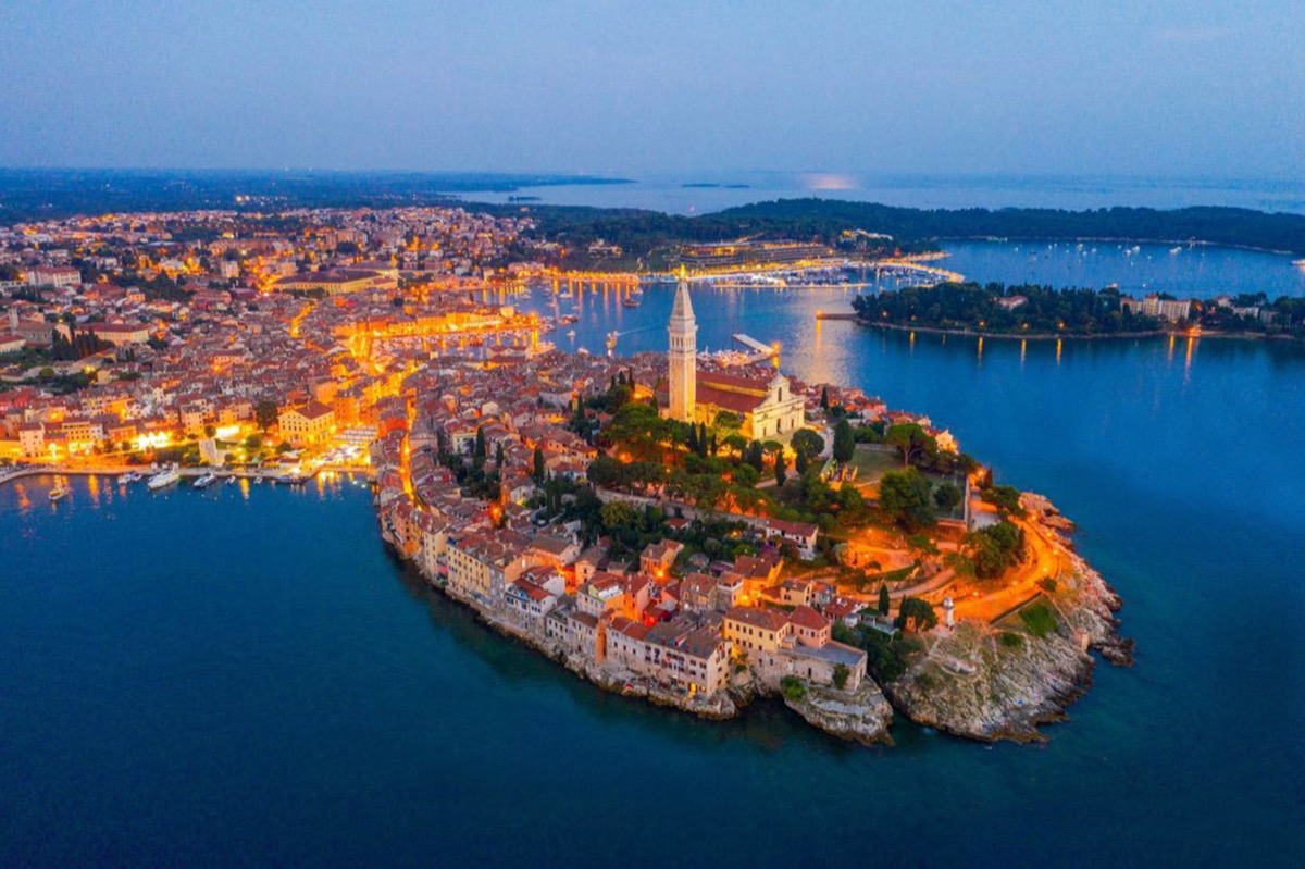 Private Speed Boat tour from Fažana: Rovinj & Its islands